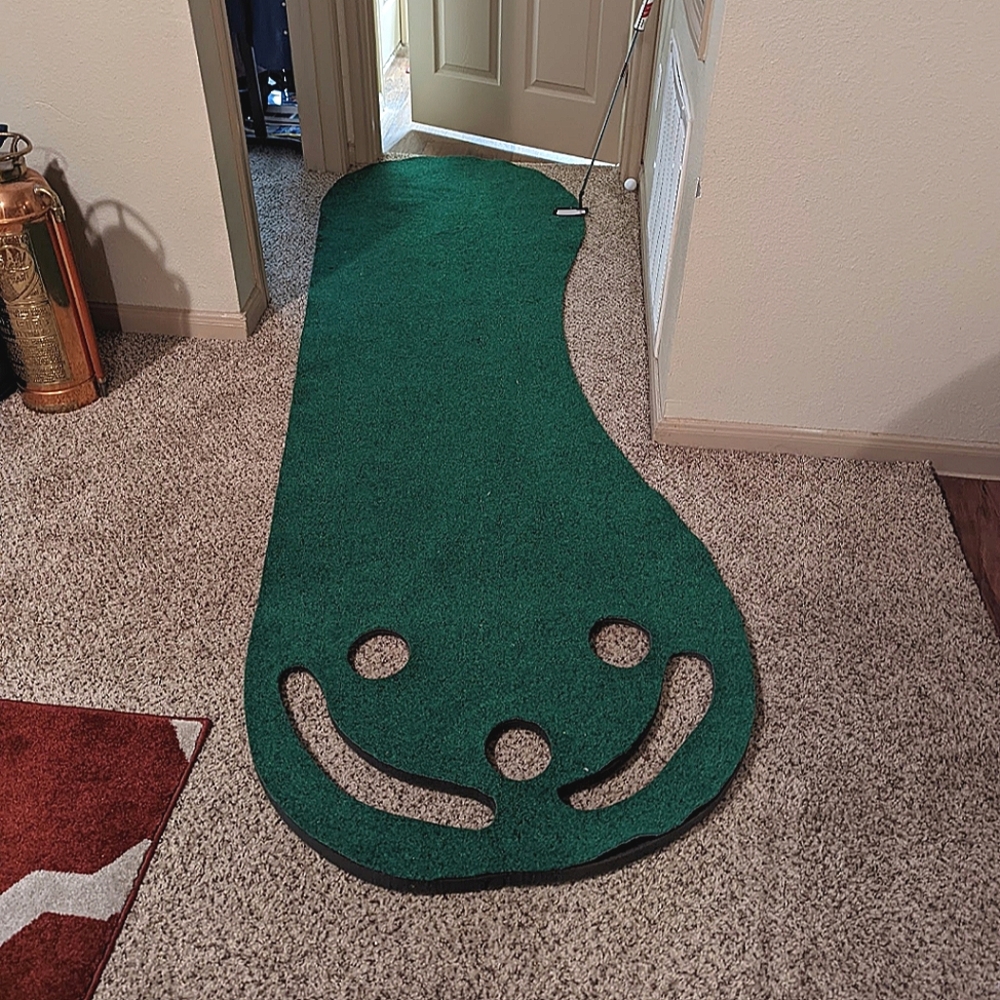 A 3-hole Indoor Practice Putting Green